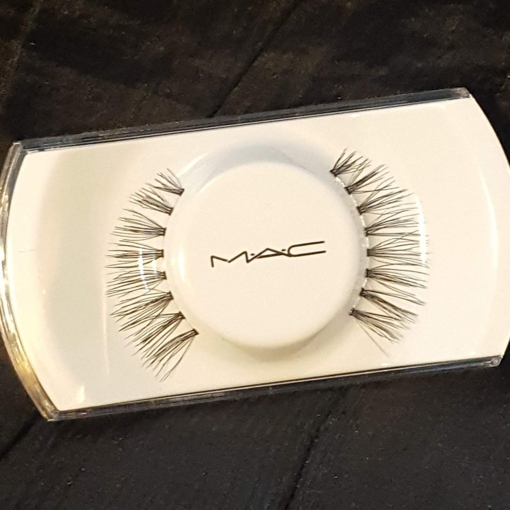MAC False Lashes NIB